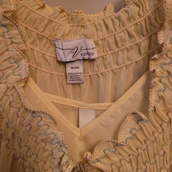 Vintage Venezia Light Yellow 2-Piece Peasant Style Top with Embroidery 18-20 - Picture 4 of 6